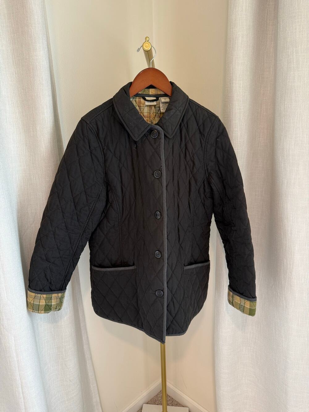 L.L. Bean Quilted Jacket Womens Medium Black Water Resistant Collared Button Up